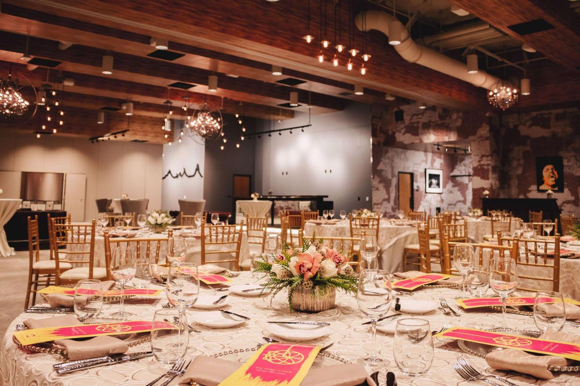 Whitney Peak Hotel Reno, Tapestry Collection By Hilton Exterior photo
