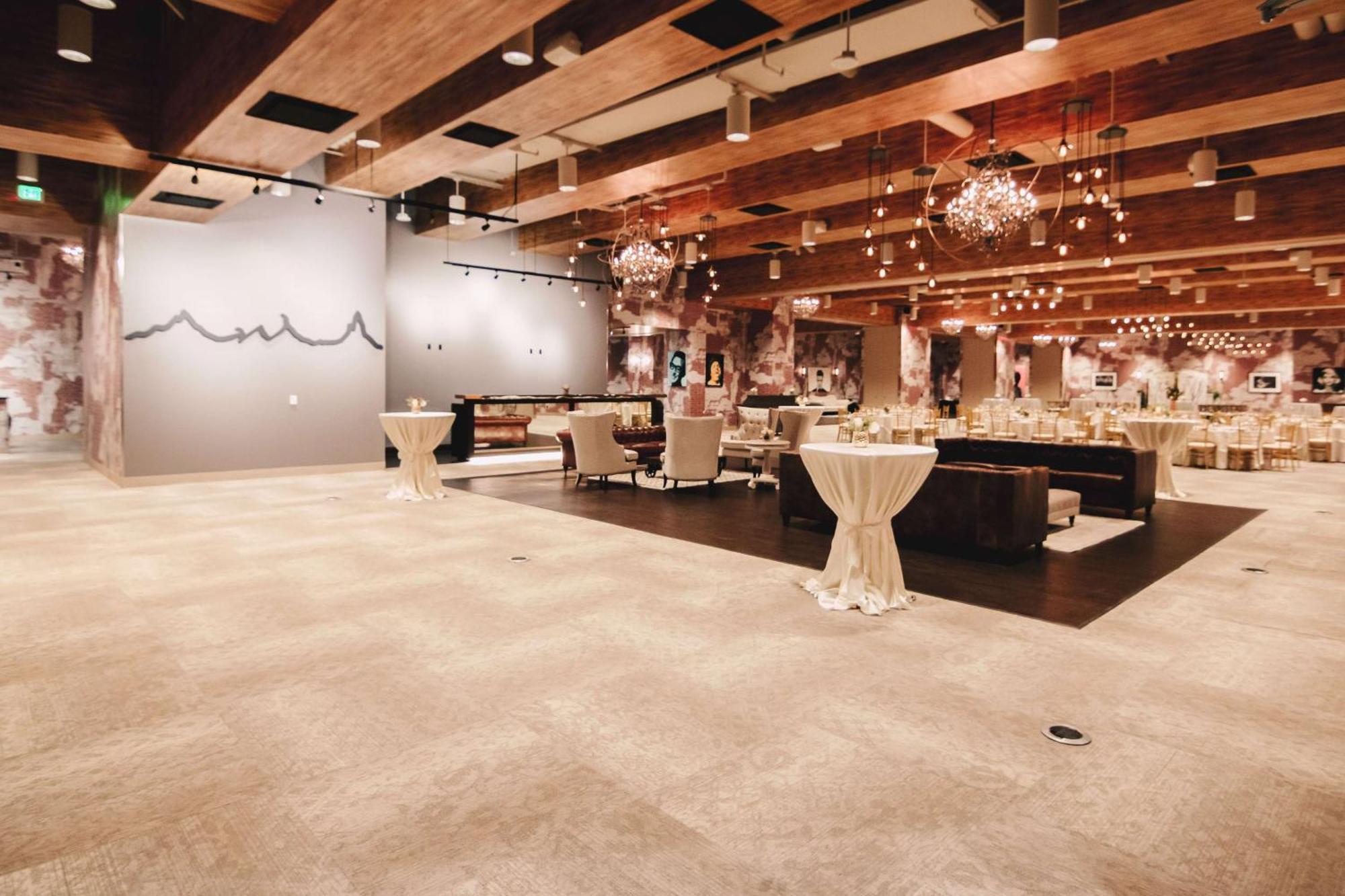 Whitney Peak Hotel Reno, Tapestry Collection By Hilton Exterior photo