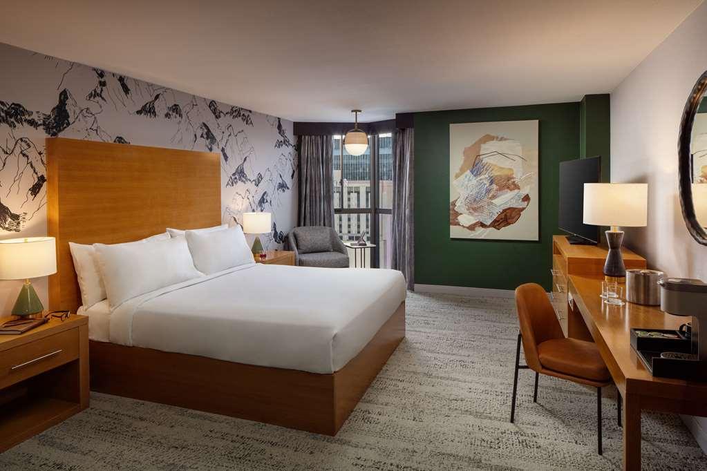 Whitney Peak Hotel Reno, Tapestry Collection By Hilton Room photo