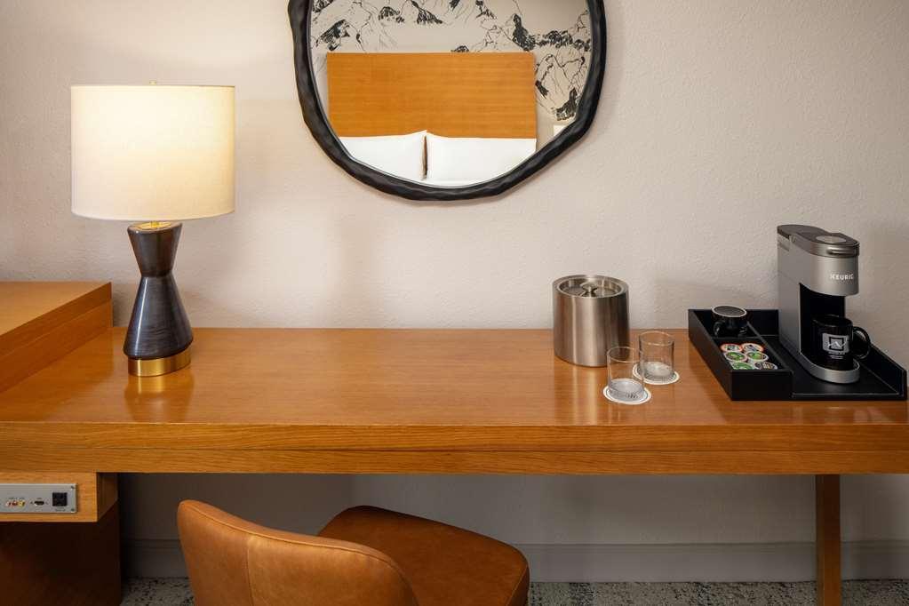 Whitney Peak Hotel Reno, Tapestry Collection By Hilton Room photo